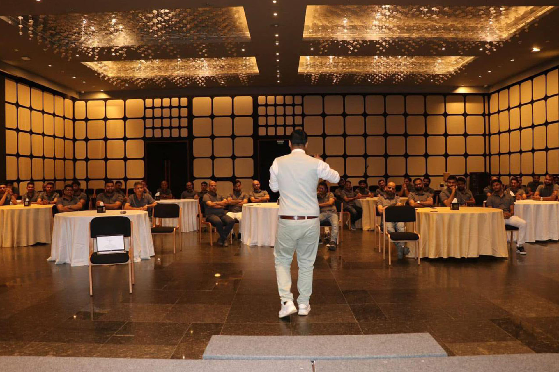 Take Off – Leadership Development Program